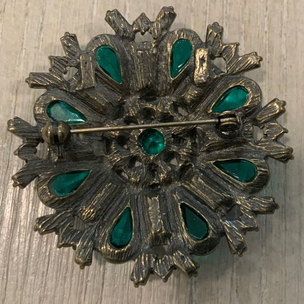 Vintage Green Rhinestone Brooch - Picture 3 of 3